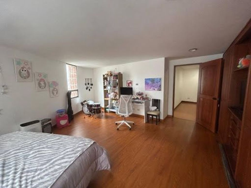 Apartamento de 3 alcobas en venta en Molinos Norte, Bogotá, 210 m² · foto 6 de 10