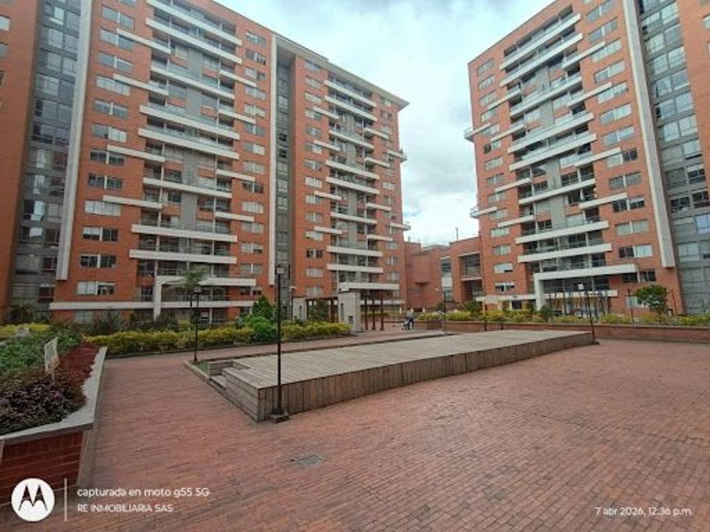 Apartamento de 3 alcobas en venta en La Felicidad, Bogotá, 86 m² · foto 2 de 20