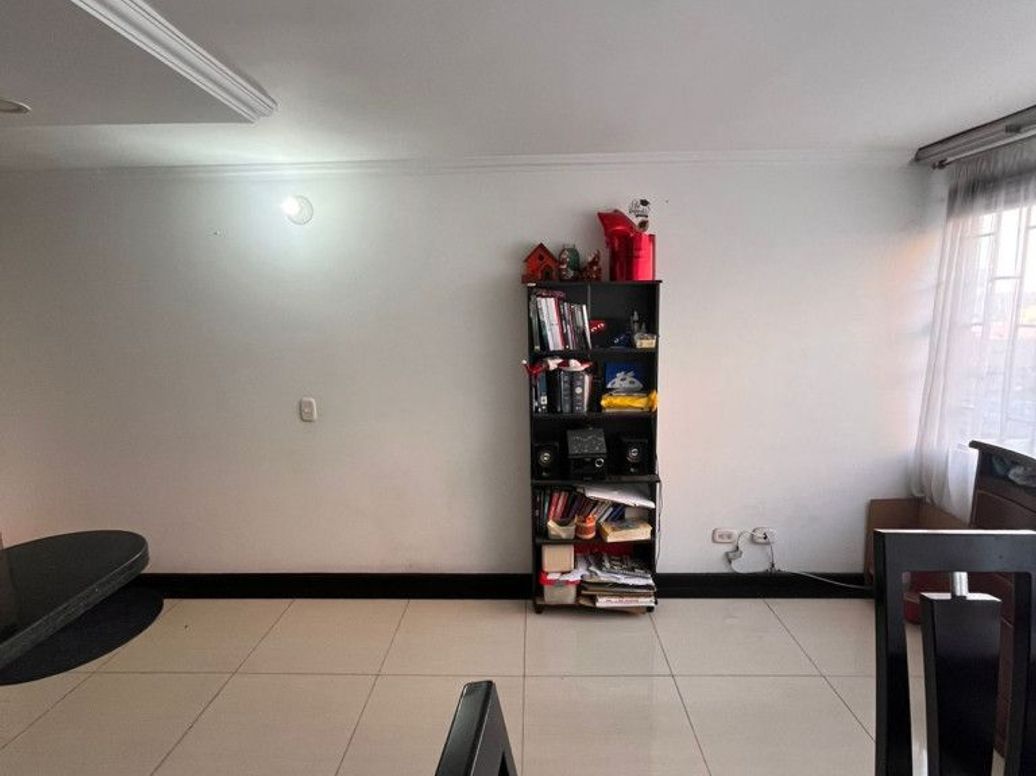 Apartamento en venta en Ismael Perdomo, Bogotá · foto 2 de 13