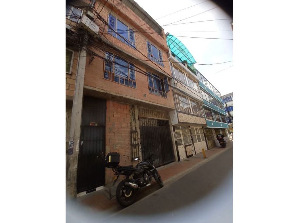 Casa de 8 alcobas en venta en Patio Bonito, Bogotá, 320 m² · foto 3 de 20