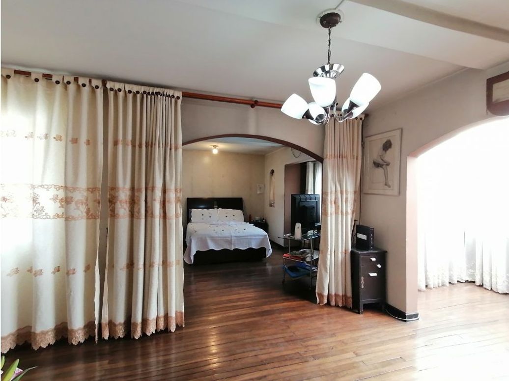 Casa de 8 alcobas en venta en Santa Lucía, Bogotá, 110 m² · foto 5 de 20
