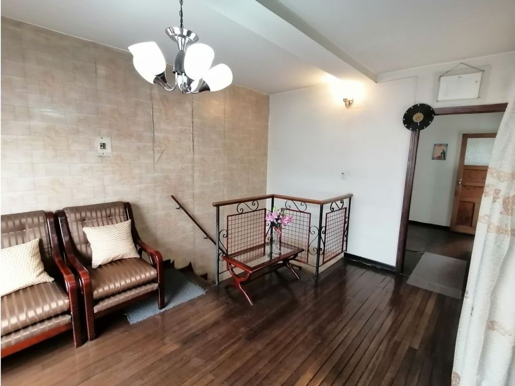 Casa de 8 alcobas en venta en Santa Lucía, Bogotá, 110 m² · foto 9 de 20