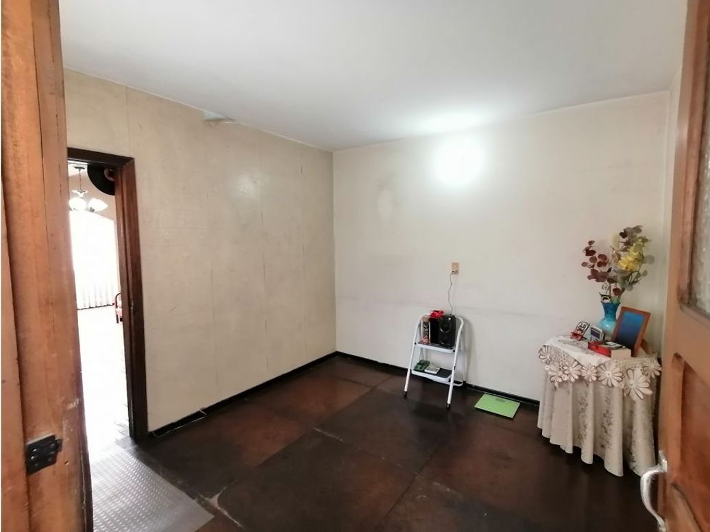 Casa de 8 alcobas en venta en Santa Lucía, Bogotá, 110 m² · foto 10 de 20