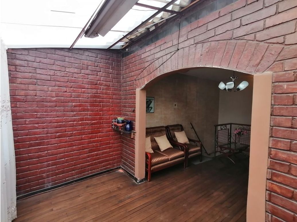 Casa de 8 alcobas en venta en Santa Lucía, Bogotá, 110 m² · foto 6 de 20