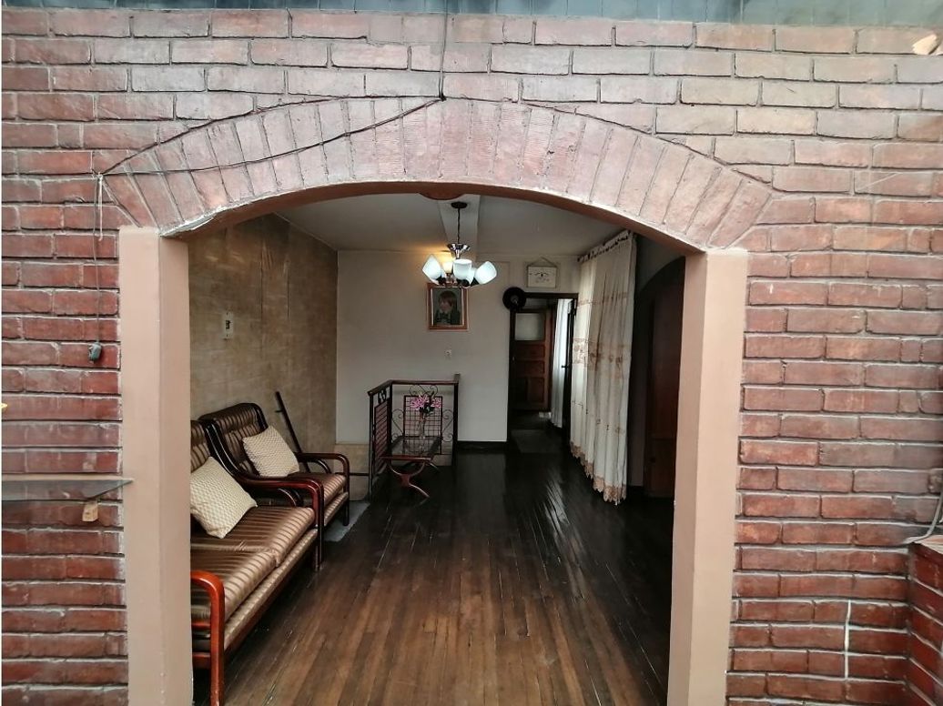 Casa de 8 alcobas en venta en Santa Lucía, Bogotá, 110 m² · foto 7 de 20