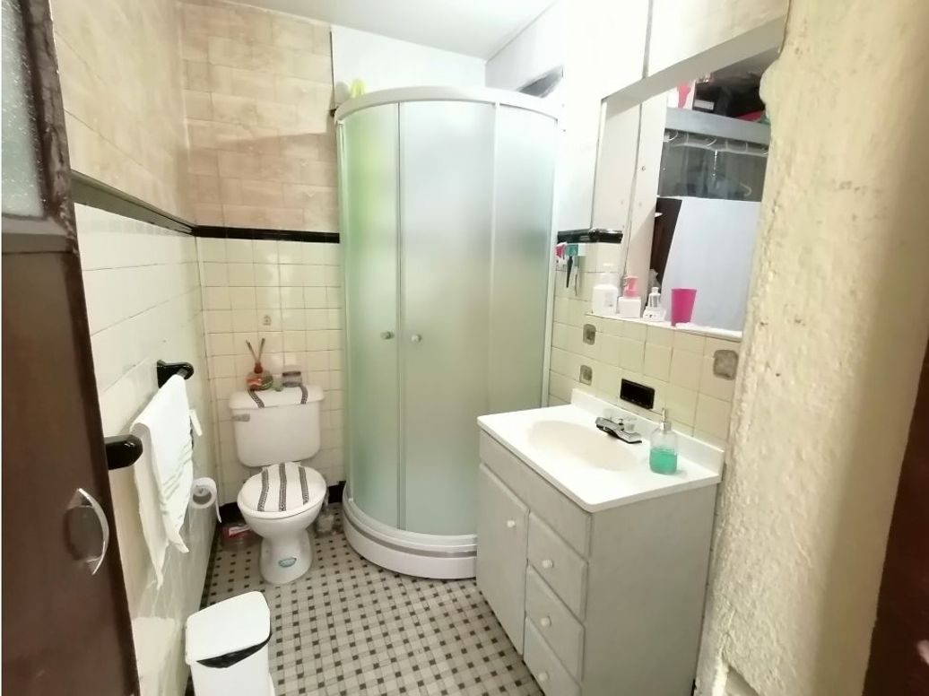 Casa de 8 alcobas en venta en Santa Lucía, Bogotá, 110 m² · foto 14 de 20