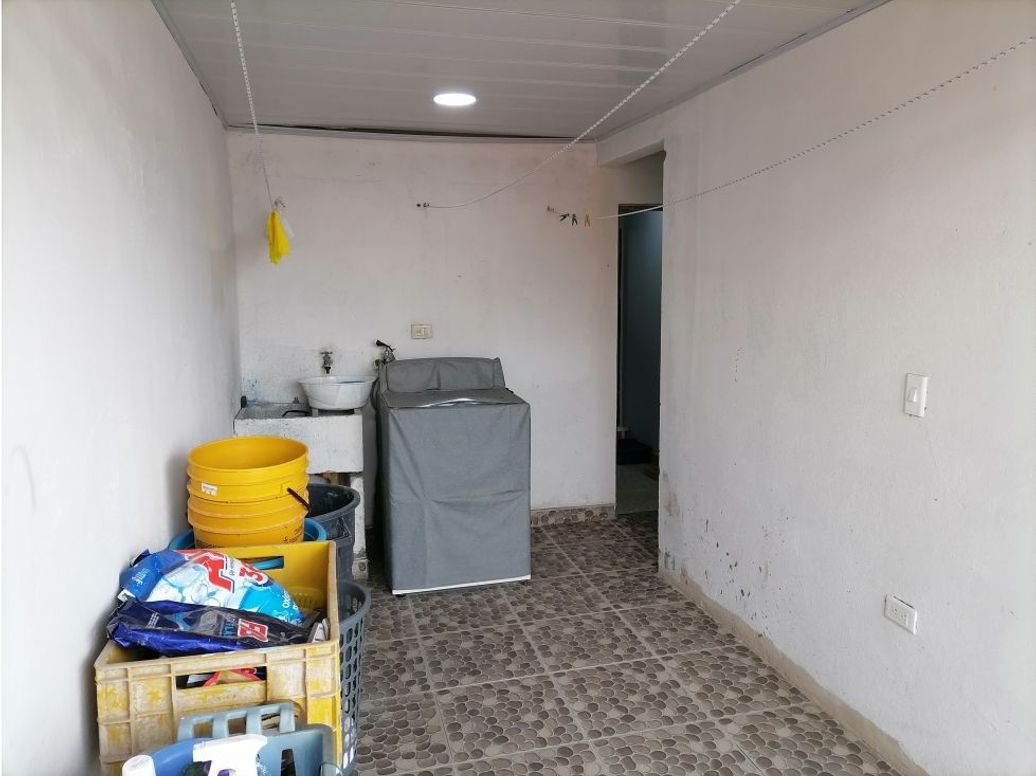 Casa de 5 alcobas en venta en Centro Fontibon, Bogotá, 63 m² · foto 15 de 17