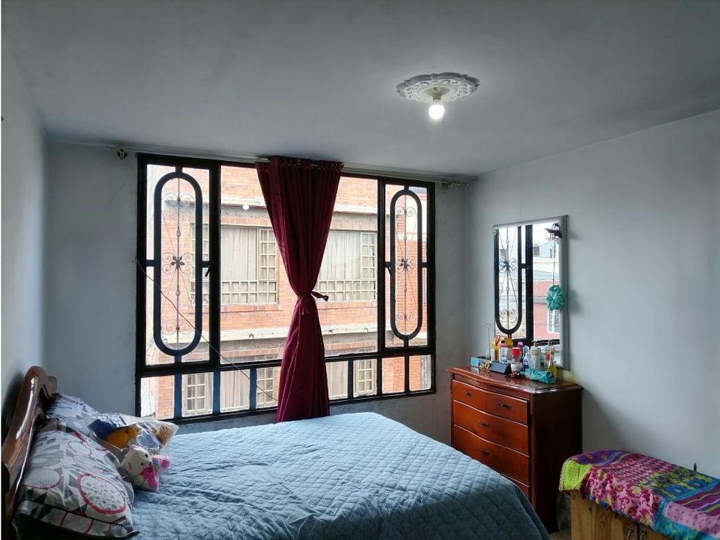 Casa de 5 alcobas en venta en Centro Fontibon, Bogotá, 63 m² · foto 8 de 17