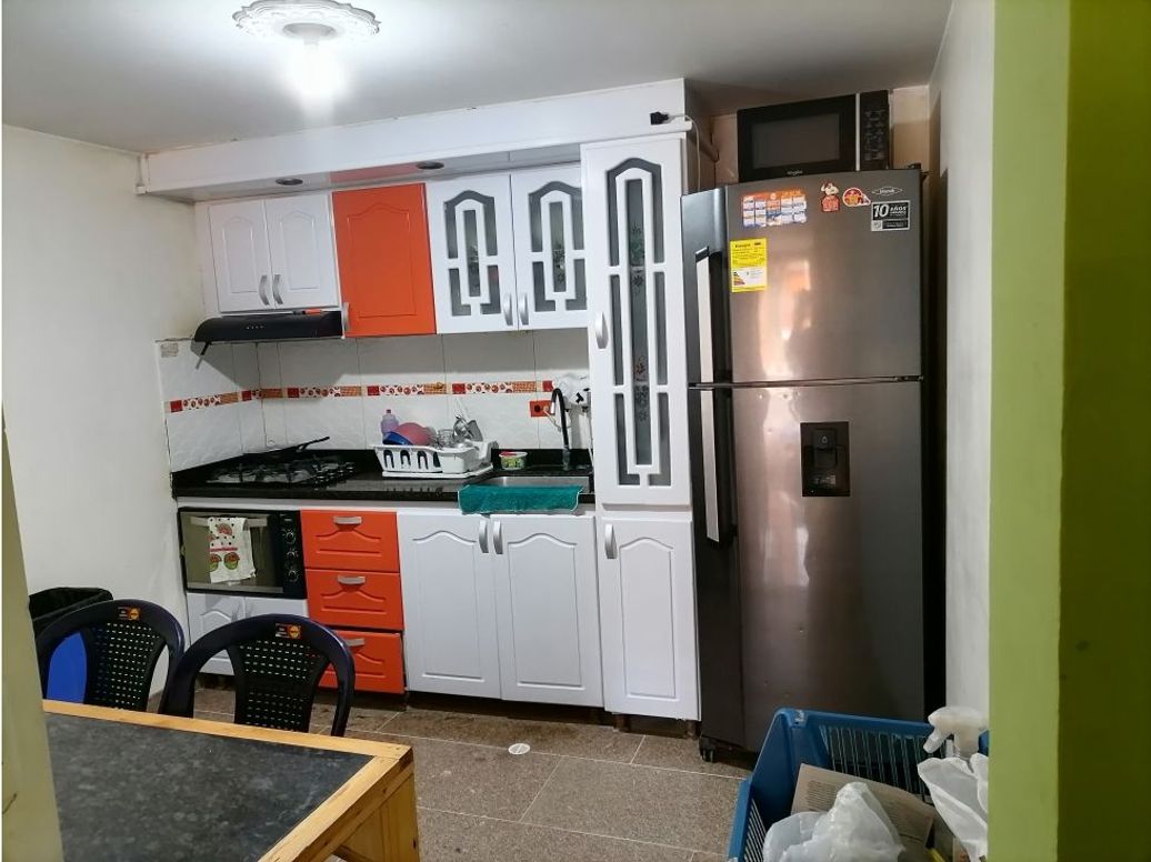 Casa de 5 alcobas en venta en Centro Fontibon, Bogotá, 63 m² · foto 3 de 17