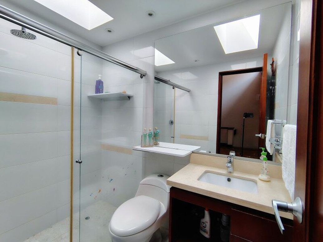Casa de 4 alcobas en venta en Molinos Norte, Bogotá, 268 m² · foto 11 de 20