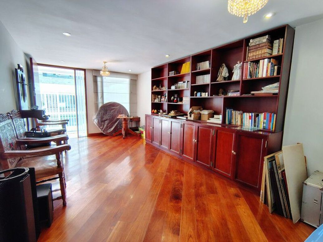 Casa de 4 alcobas en venta en Molinos Norte, Bogotá, 268 m² · foto 2 de 20