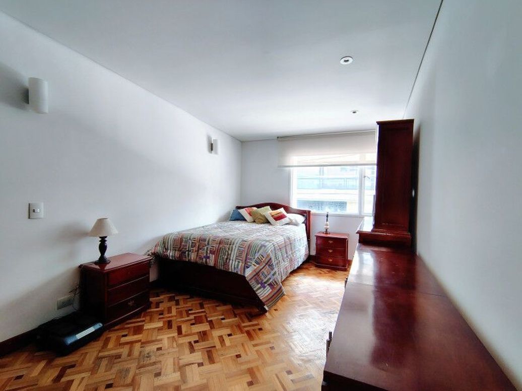 Casa de 4 alcobas en venta en Molinos Norte, Bogotá, 268 m² · foto 18 de 20