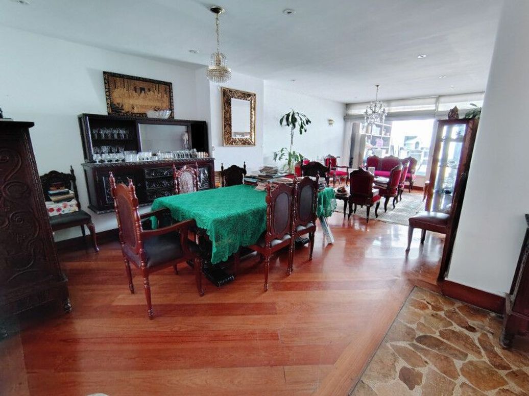 Casa de 4 alcobas en venta en Molinos Norte, Bogotá, 268 m² · foto 3 de 20