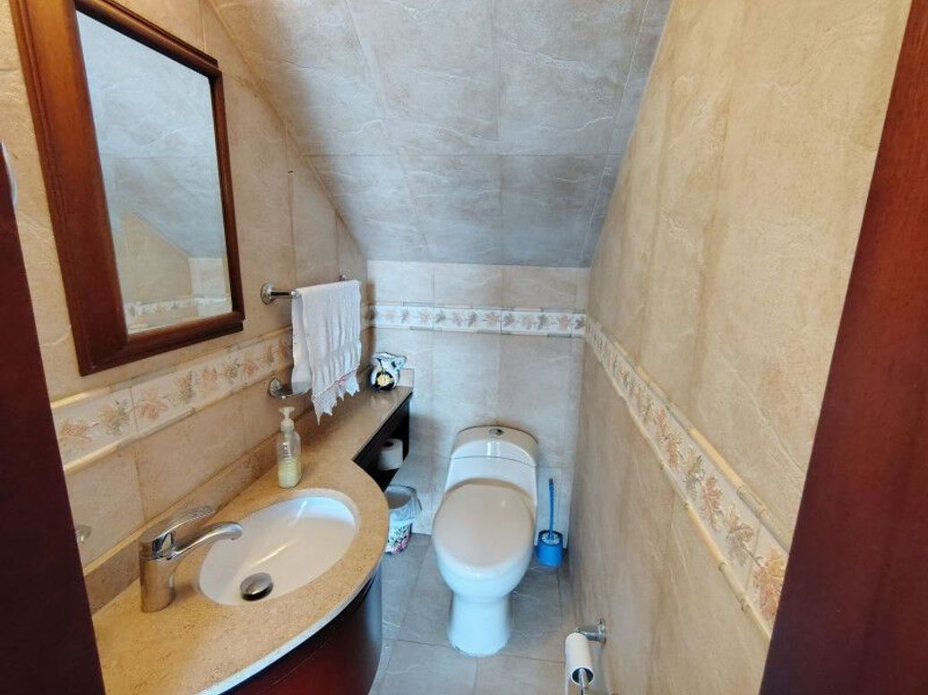 Casa de 4 alcobas en venta en Molinos Norte, Bogotá, 268 m² · foto 5 de 20