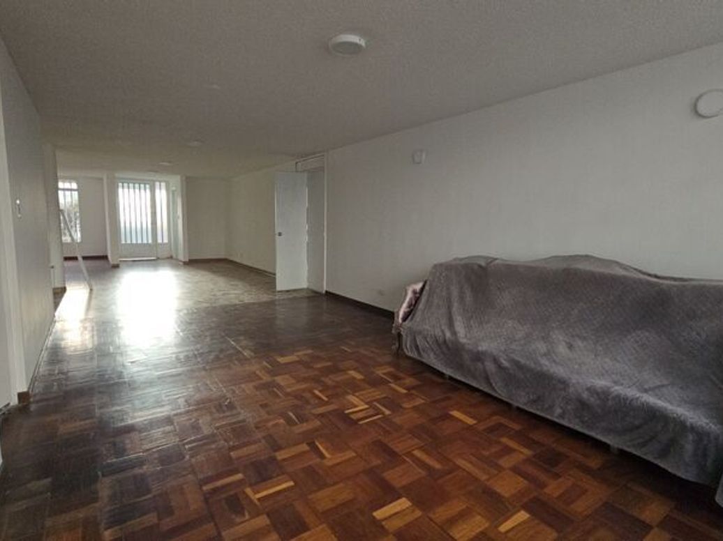 Casa de 4 alcobas en venta en Estoril, Bogotá, 345 m² · foto 8 de 20
