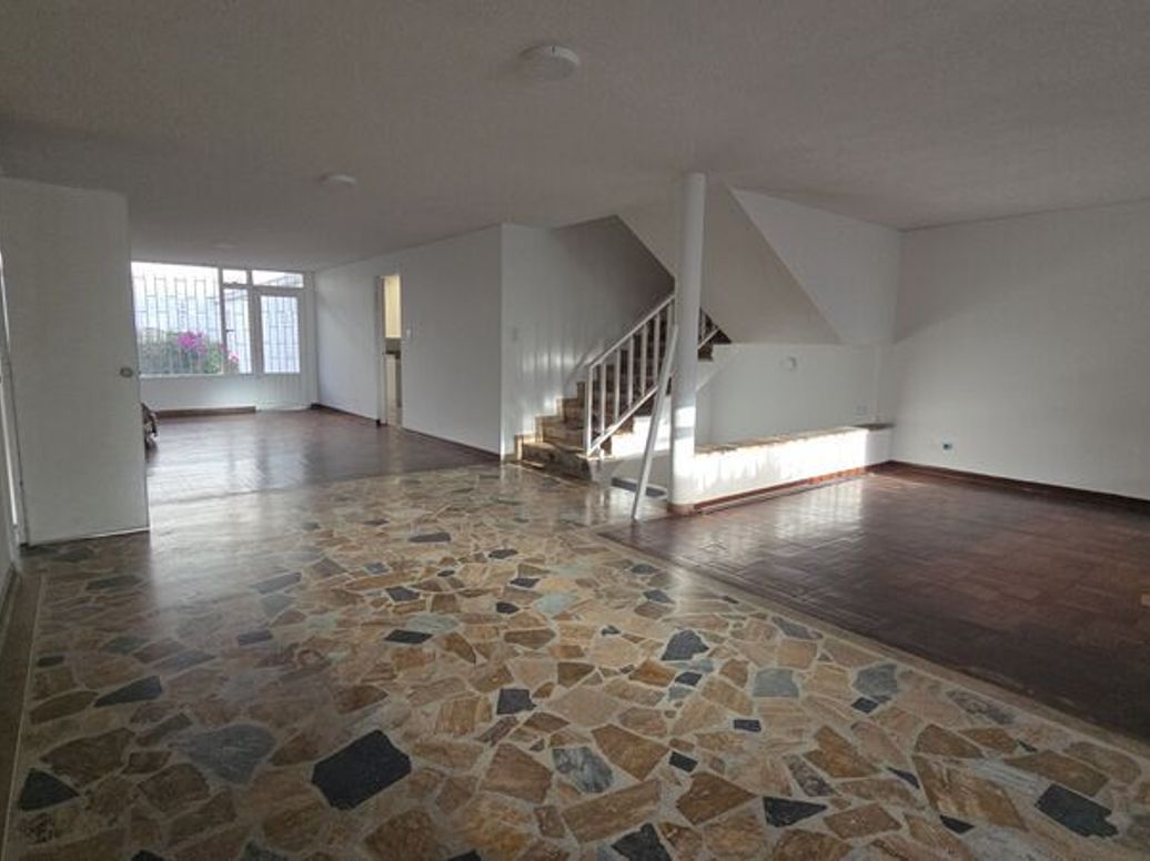 Casa de 4 alcobas en venta en Estoril, Bogotá, 345 m² · foto 7 de 20