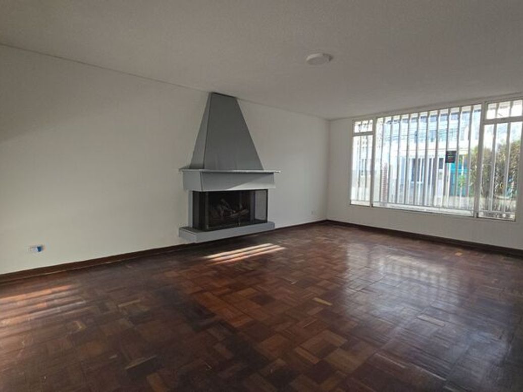 Casa de 4 alcobas en venta en Estoril, Bogotá, 345 m² · foto 4 de 20