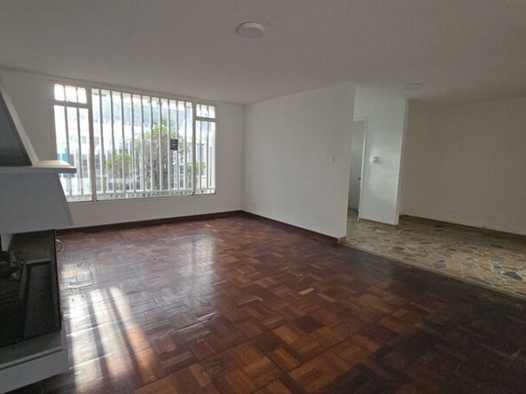 Casa de 4 alcobas en venta en Estoril, Bogotá, 345 m² · foto 6 de 20