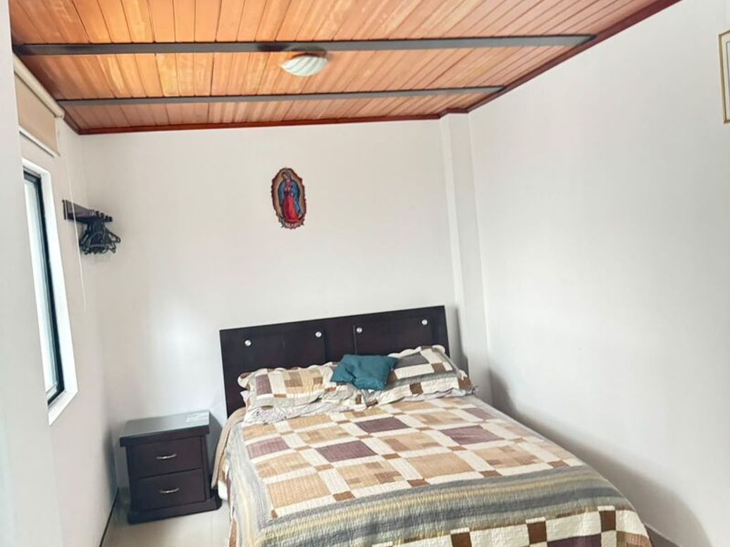 Casa de 5 alcobas en venta en La Alqueria, Bogotá, 365 m² · foto 2 de 13