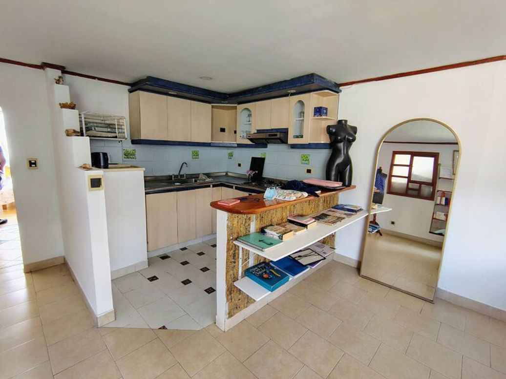 Casa de 8 alcobas en venta en Chapinero, Bogotá, 400 m² · foto 16 de 20