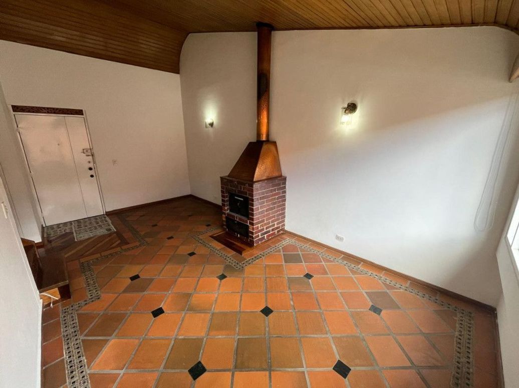 Apartamento de 2 alcobas en venta en Los Cedros Oriental, Bogotá, 80 m² · foto 2 de 16