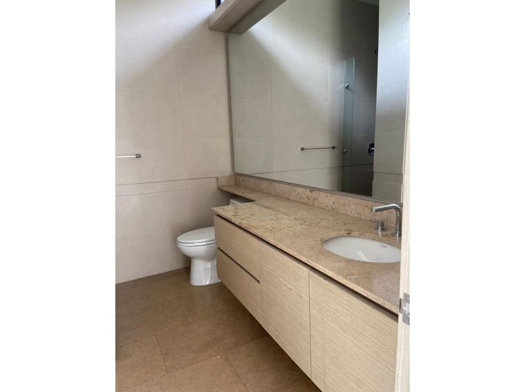 Apartamento de 2 alcobas en venta en La Cabrera, Bogotá, 189 m² · foto 6 de 9