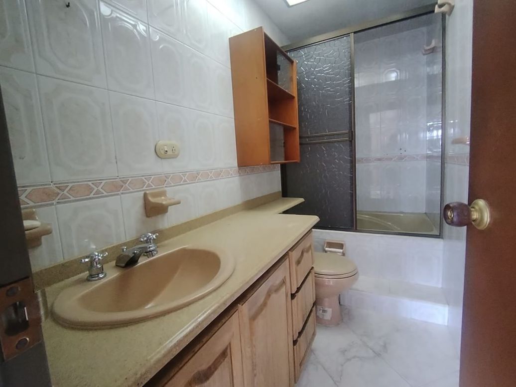 Casa de 5 alcobas en venta en Niza, Bogotá, 293 m² · foto 18 de 20