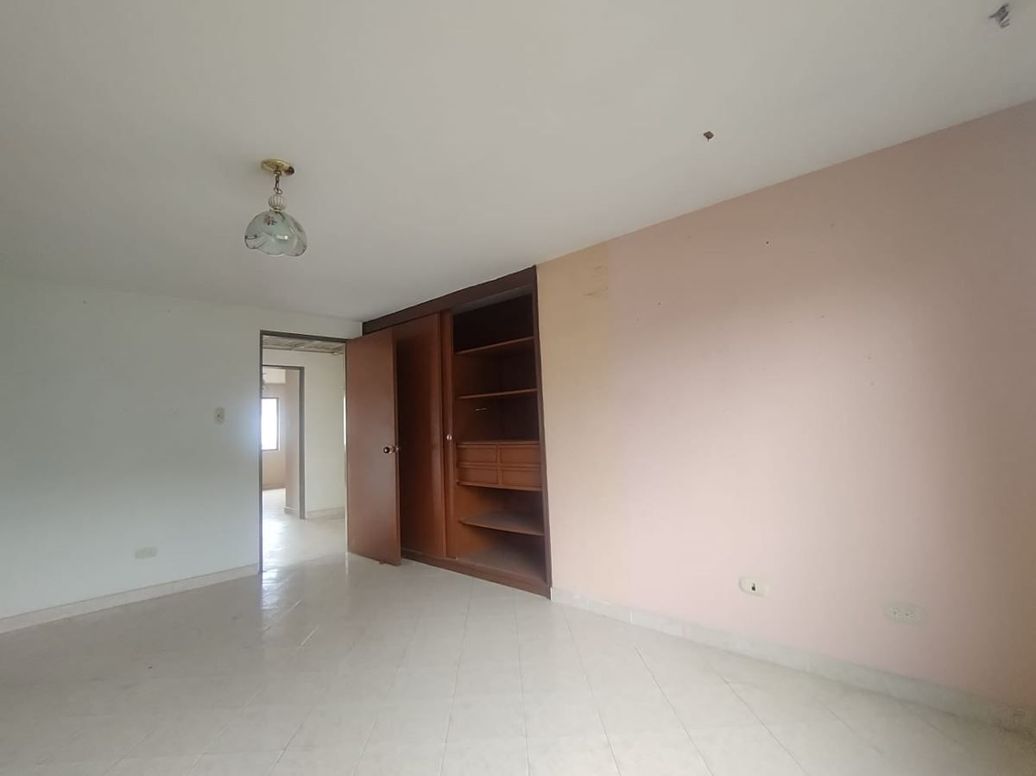 Casa de 5 alcobas en venta en Niza, Bogotá, 293 m² · foto 14 de 20