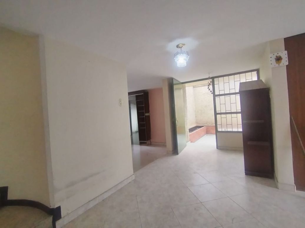 Casa de 5 alcobas en venta en Niza, Bogotá, 293 m² · foto 4 de 20