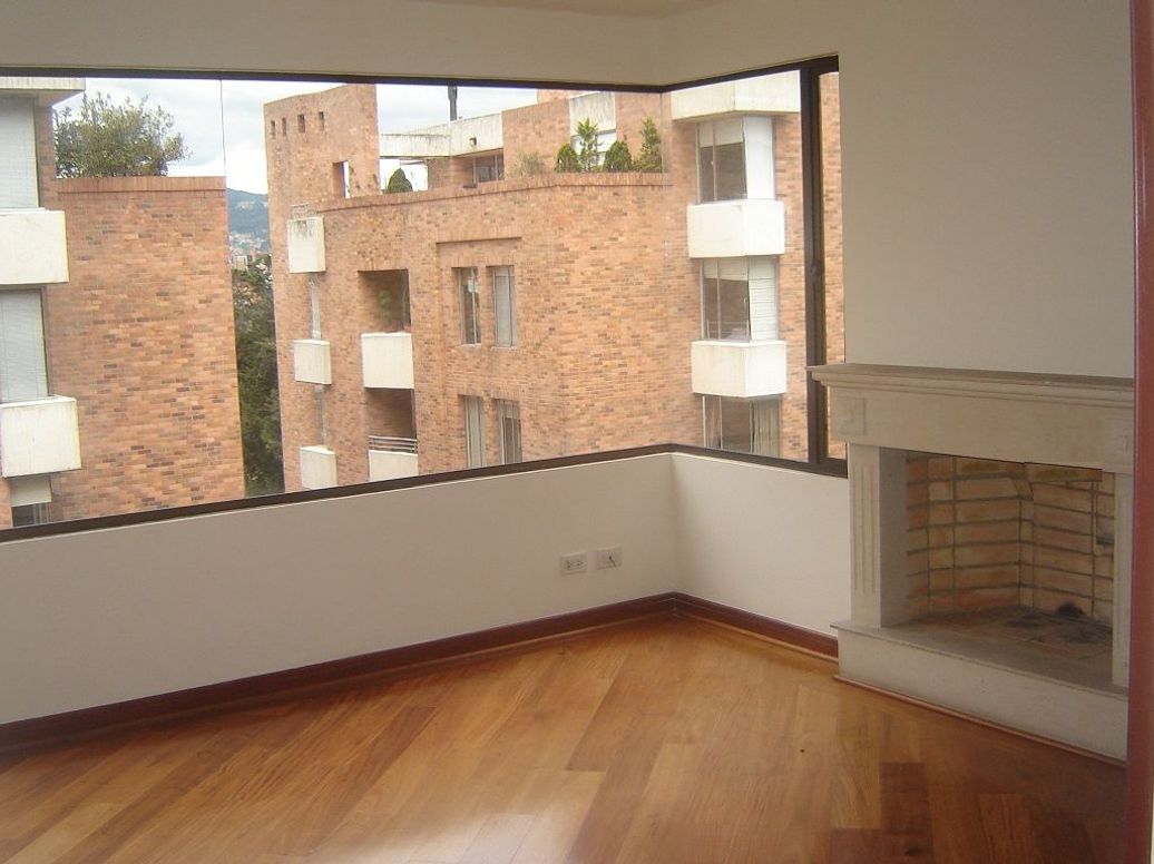 Apartamento de 3 alcobas en venta en Country Club, Bogotá, 152 m² · foto 3 de 20
