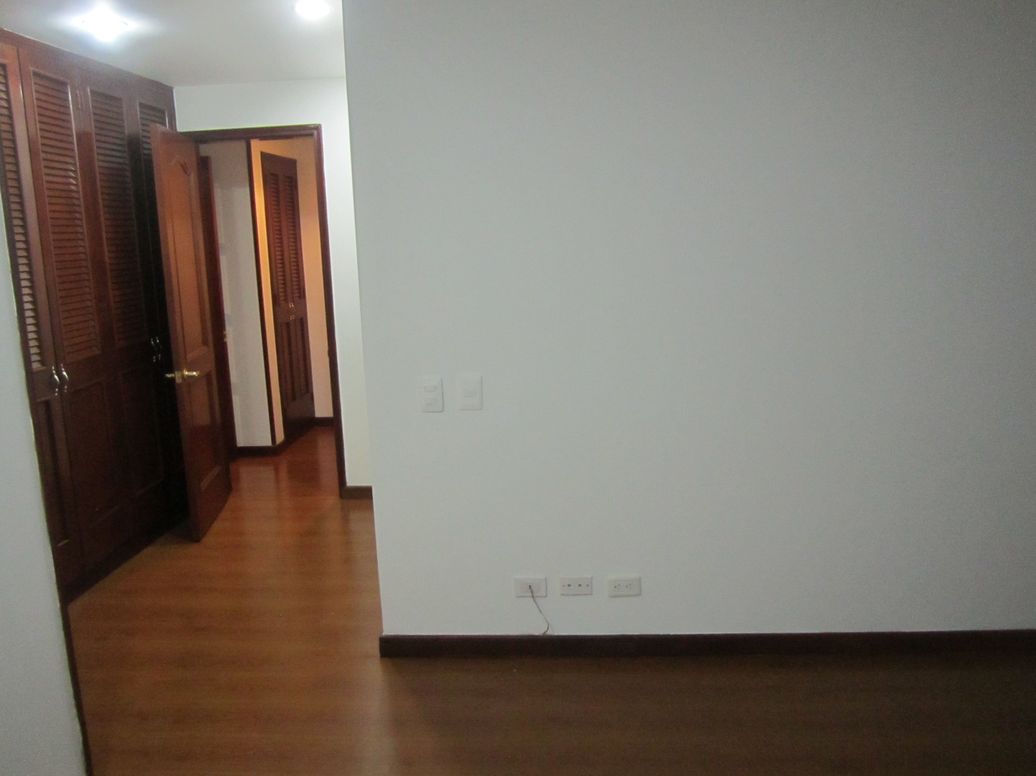 Apartamento de 3 alcobas en venta en Country Club, Bogotá, 152 m² · foto 9 de 20