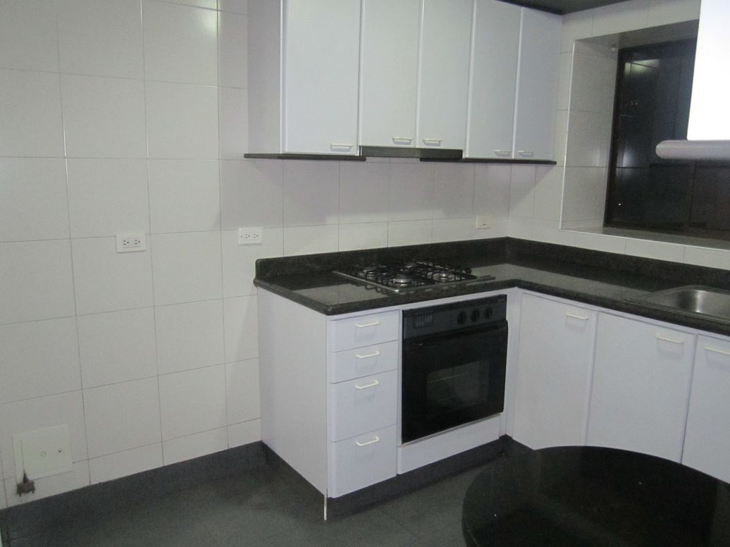Apartamento de 3 alcobas en venta en Country Club, Bogotá, 152 m² · foto 10 de 20