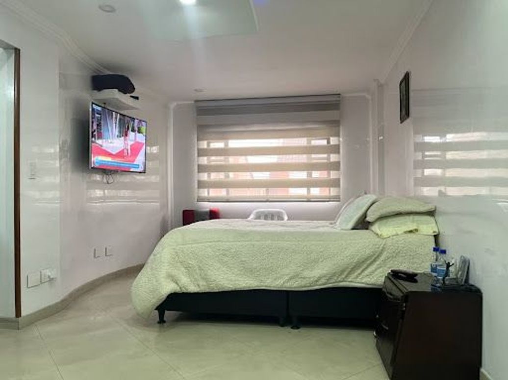 Casa de 5 alcobas en venta en Americas Occidental, Bogotá, 248 m² · foto 15 de 20