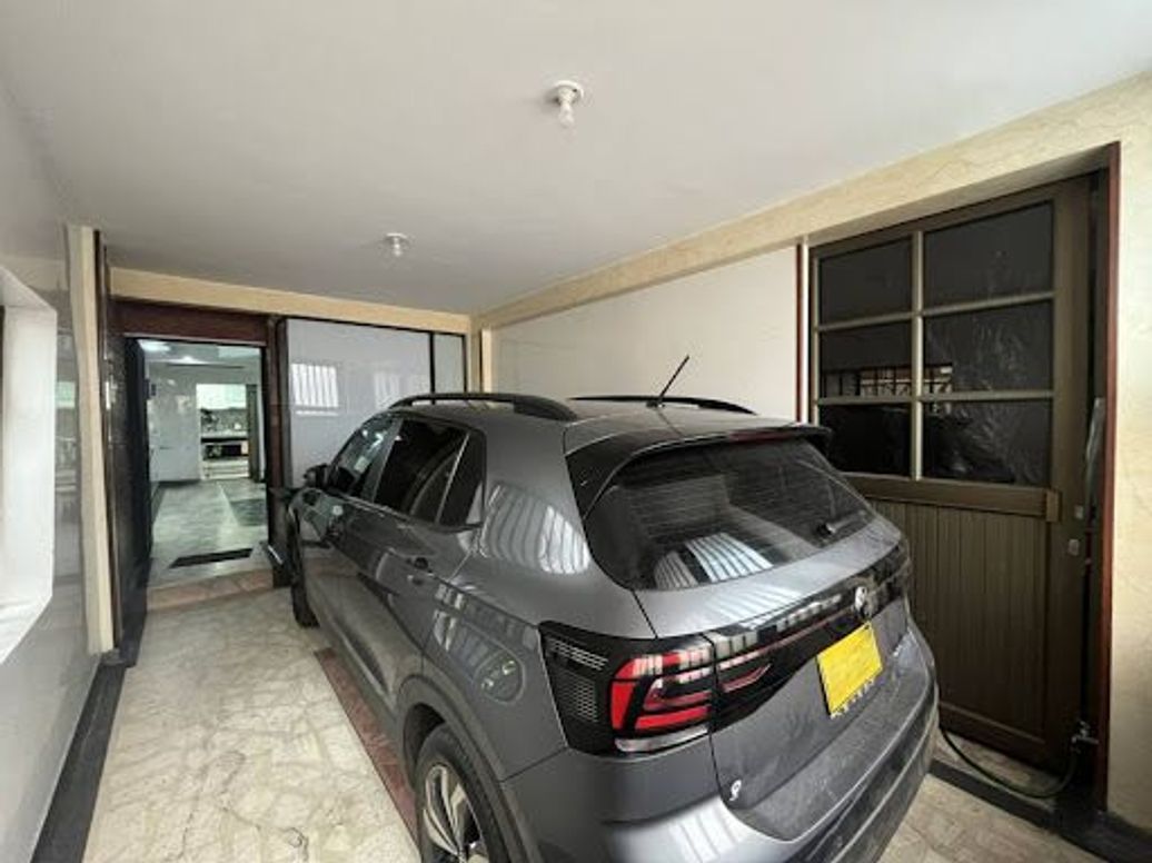 Casa de 5 alcobas en venta en Americas Occidental, Bogotá, 248 m² · foto 3 de 20