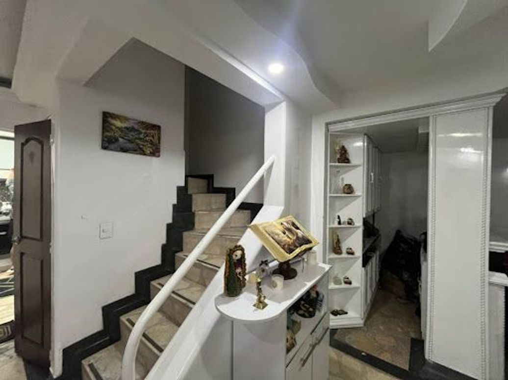 Casa de 5 alcobas en venta en Americas Occidental, Bogotá, 248 m² · foto 8 de 20