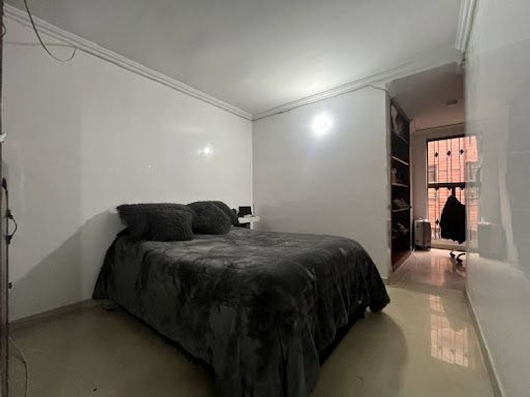 Casa de 5 alcobas en venta en Americas Occidental, Bogotá, 248 m² · foto 14 de 20