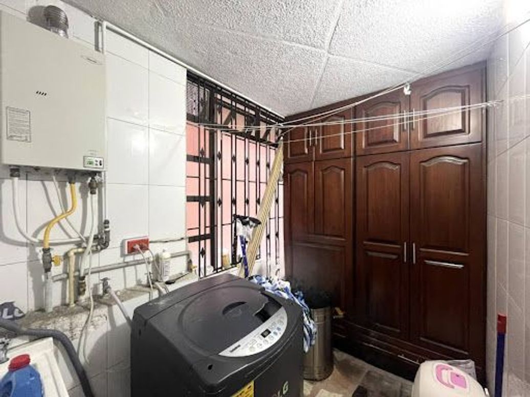 Casa de 5 alcobas en venta en Americas Occidental, Bogotá, 248 m² · foto 11 de 20