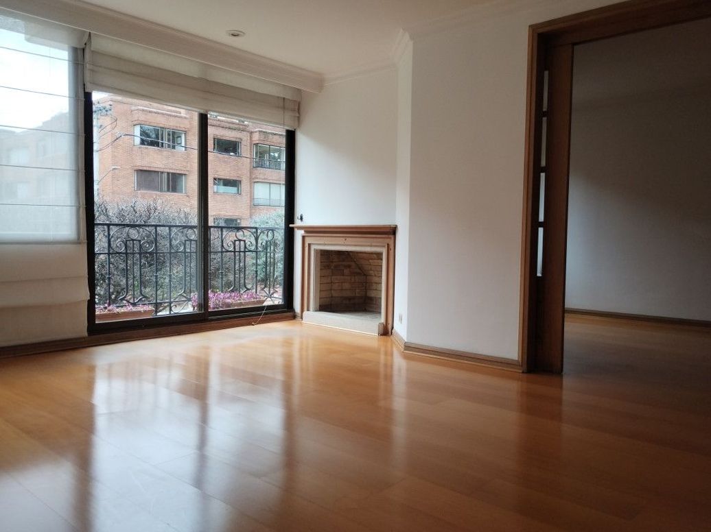 Apartamento de 3 alcobas en venta en Santa Barbara Occidental, Bogotá, 186 m² · foto 7 de 20