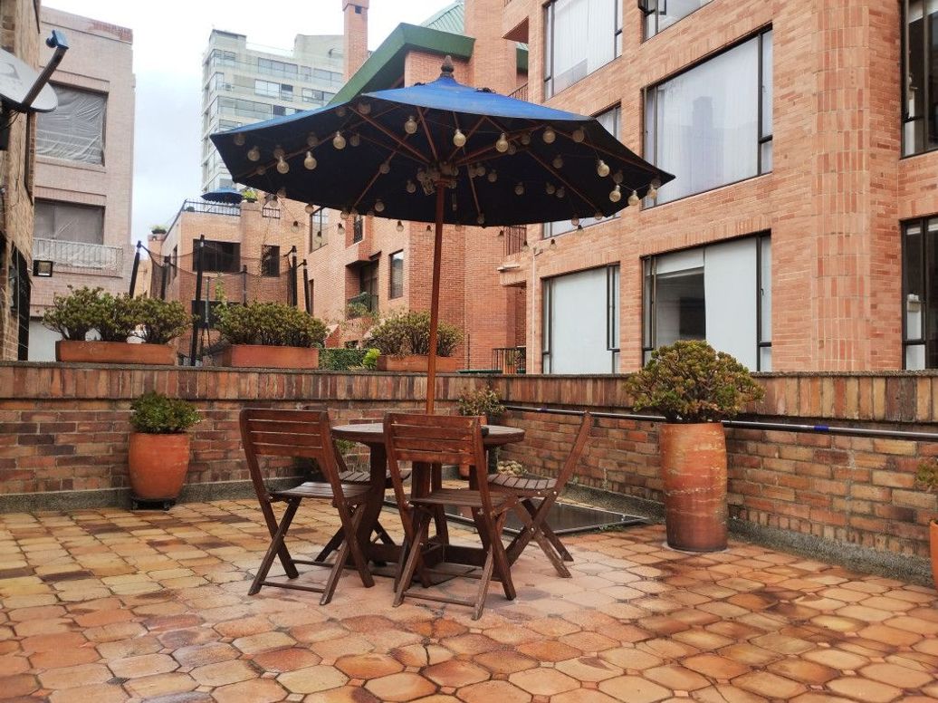 Apartamento de 3 alcobas en venta en Santa Barbara Occidental, Bogotá, 186 m² · foto 2 de 20