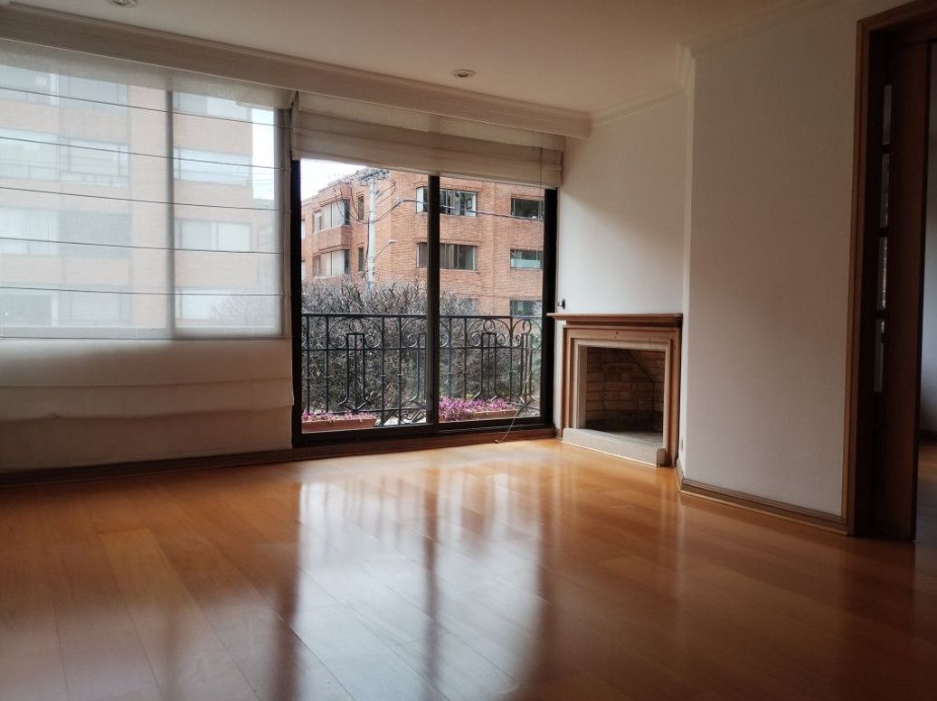 Apartamento de 3 alcobas en venta en Santa Barbara Occidental, Bogotá, 186 m² · foto 5 de 20