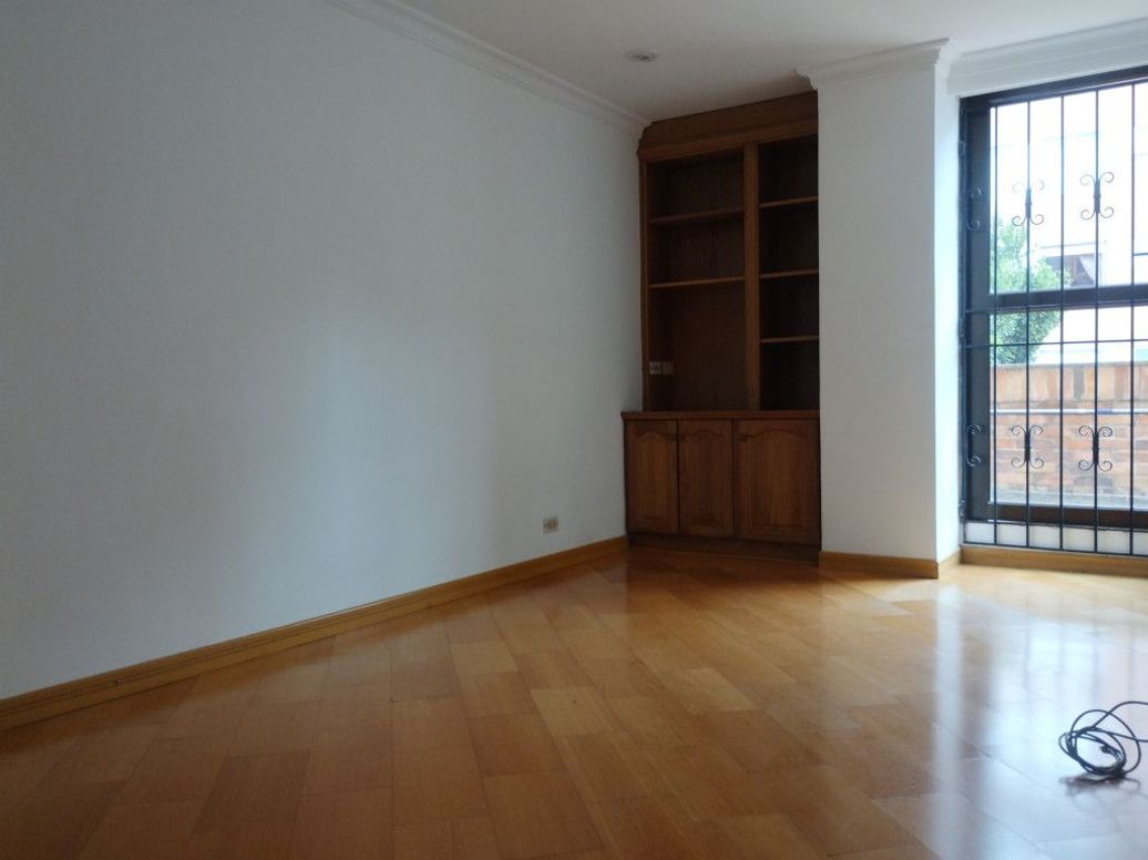Apartamento de 3 alcobas en venta en Santa Barbara Occidental, Bogotá, 186 m² · foto 15 de 20