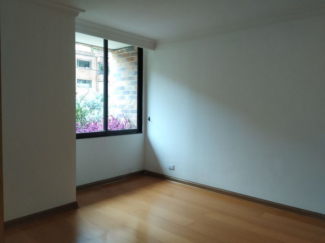 Apartamento de 3 alcobas en venta en Santa Barbara Occidental, Bogotá, 186 m² · foto 14 de 20