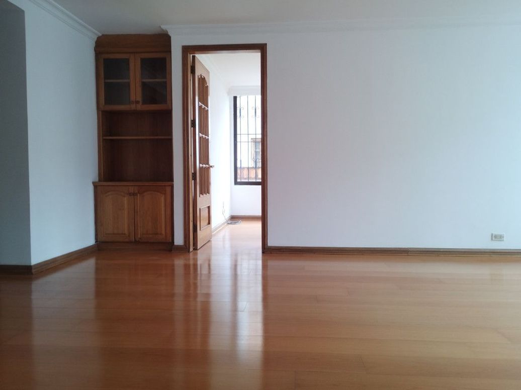 Apartamento de 3 alcobas en venta en Santa Barbara Occidental, Bogotá, 186 m² · foto 12 de 20