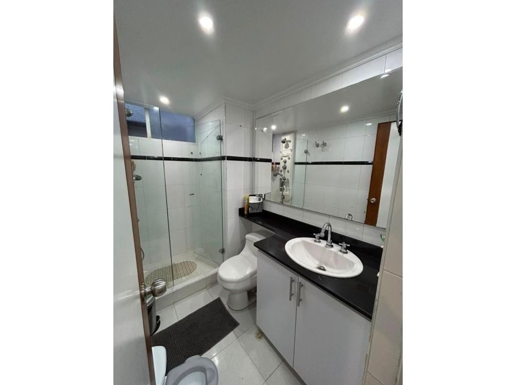 Apartamento de 3 alcobas en venta en Cedritos, Bogotá, 75 m² · foto 18 de 19