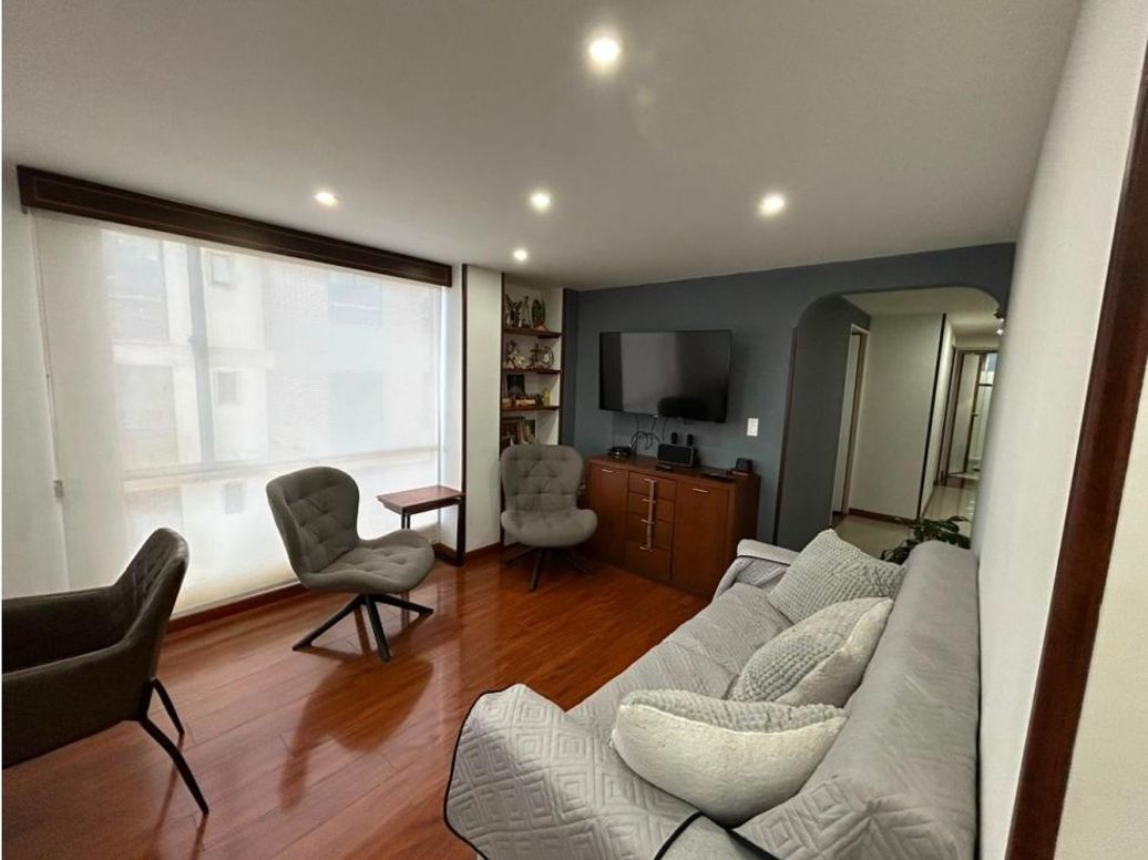 Apartamento de 3 alcobas en venta en Cedritos, Bogotá, 75 m² · foto 4 de 19