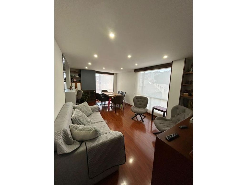 Apartamento de 3 alcobas en venta en Cedritos, Bogotá, 75 m² · foto 3 de 19