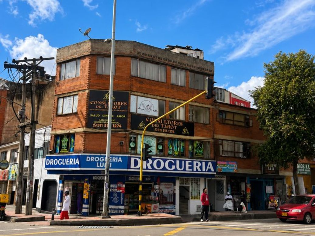 Casa de 6 alcobas en venta en Restrepo, Bogotá, 183 m² · foto 2 de 6