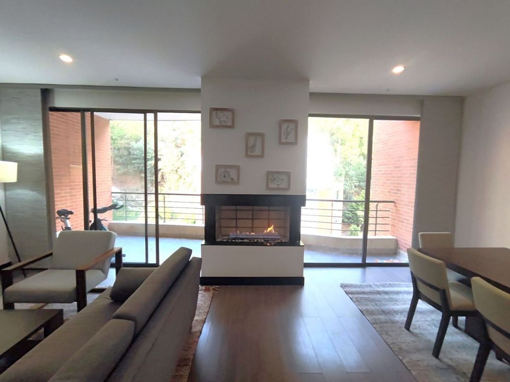 Apartamento en arriendo en Los Alpes, Bogotá · foto 2 de 17
