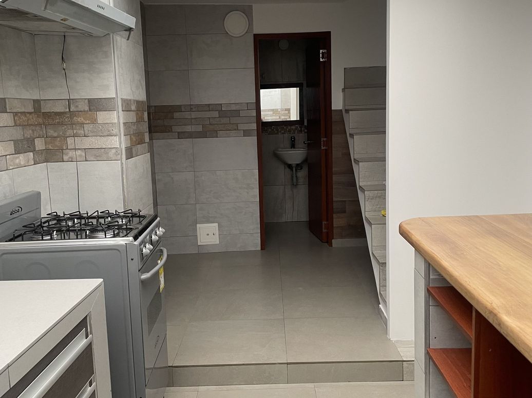 Apartaestudio en arriendo en La Perseverancia, Bogotá, 25 m² · foto 3 de 12