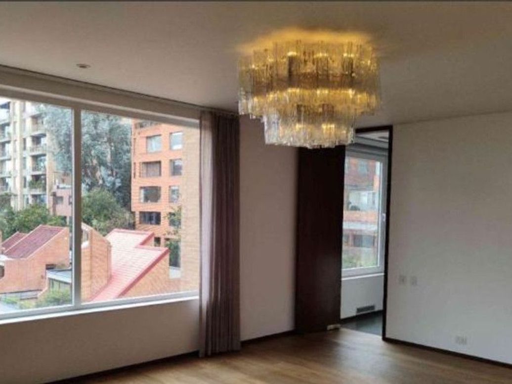 Apartamento de 3 alcobas en venta en Los Rosales, Bogotá, 352 m² · foto 11 de 20